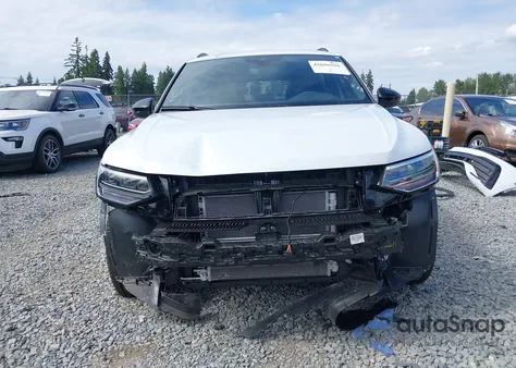 2024 Volkswagen Tiguan 2.0T Se R-Line Black z USA, uszkodzony, nr VIN 3VV8B7AX7RM202198